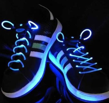 GLOWING-SHOELACES